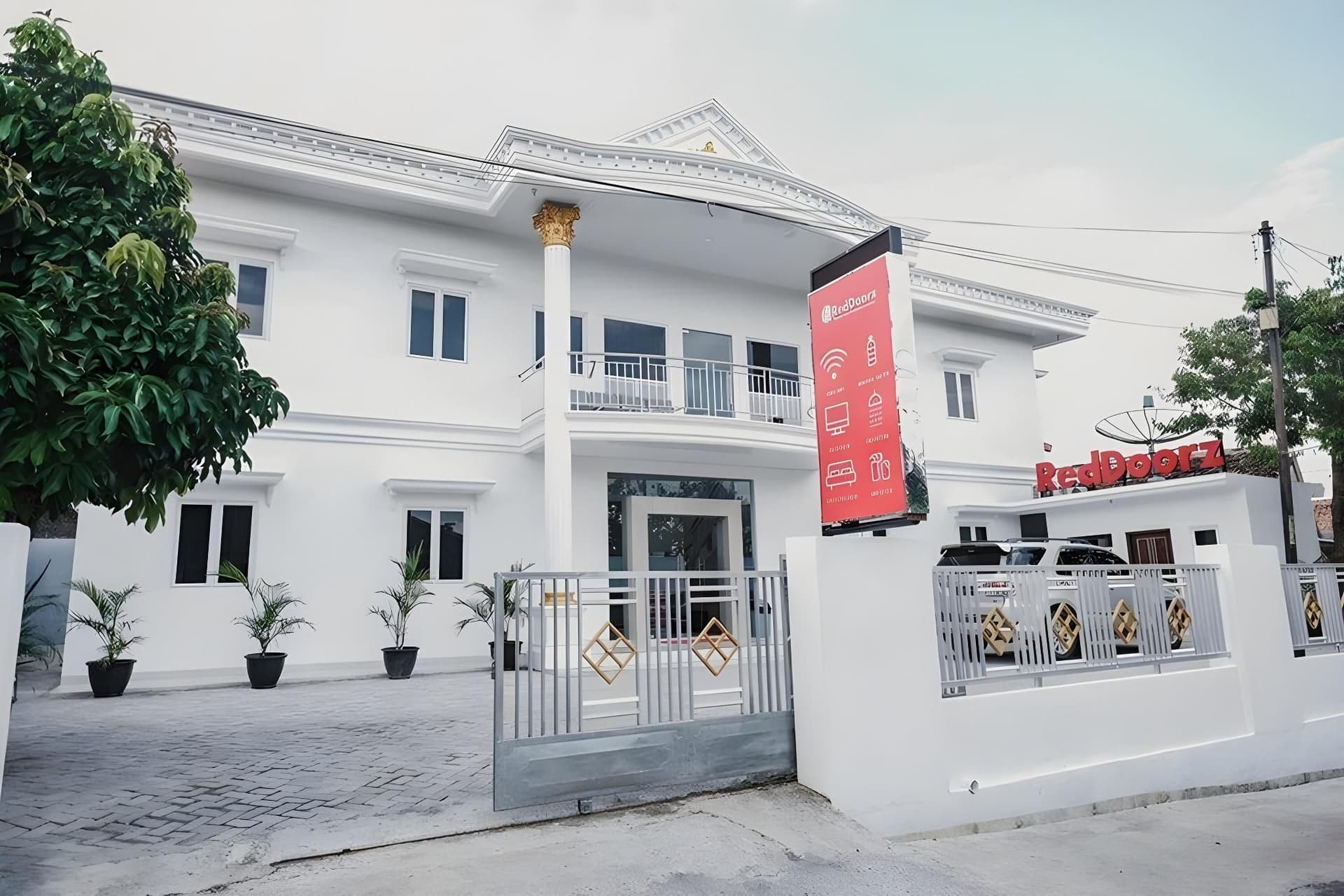 เรดดอร์ซ ชาเรียะฮ์ เนียร์ ทรานสมาร์ต ลัมปุง เรดดอร์ซ ชาเรียะฮ์ เนียร์ ทรานสมาร์ต ลัมปุง