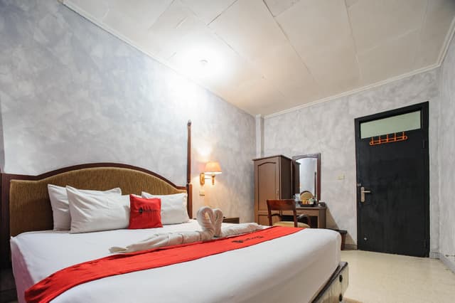 RedDoorz Room