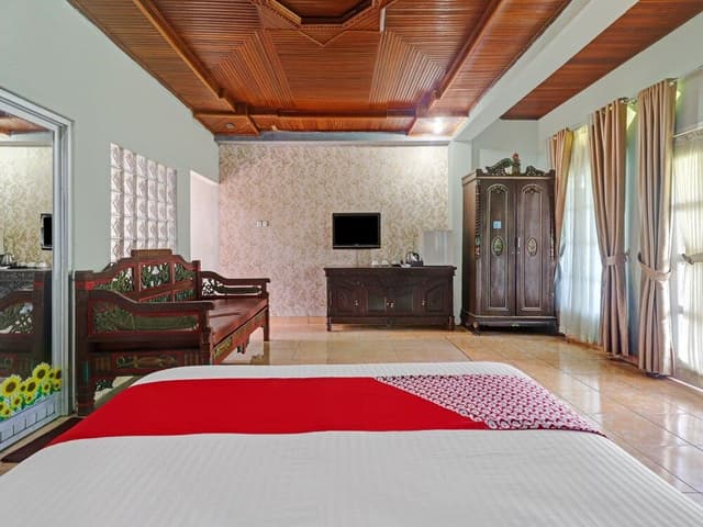 Deluxe Studio