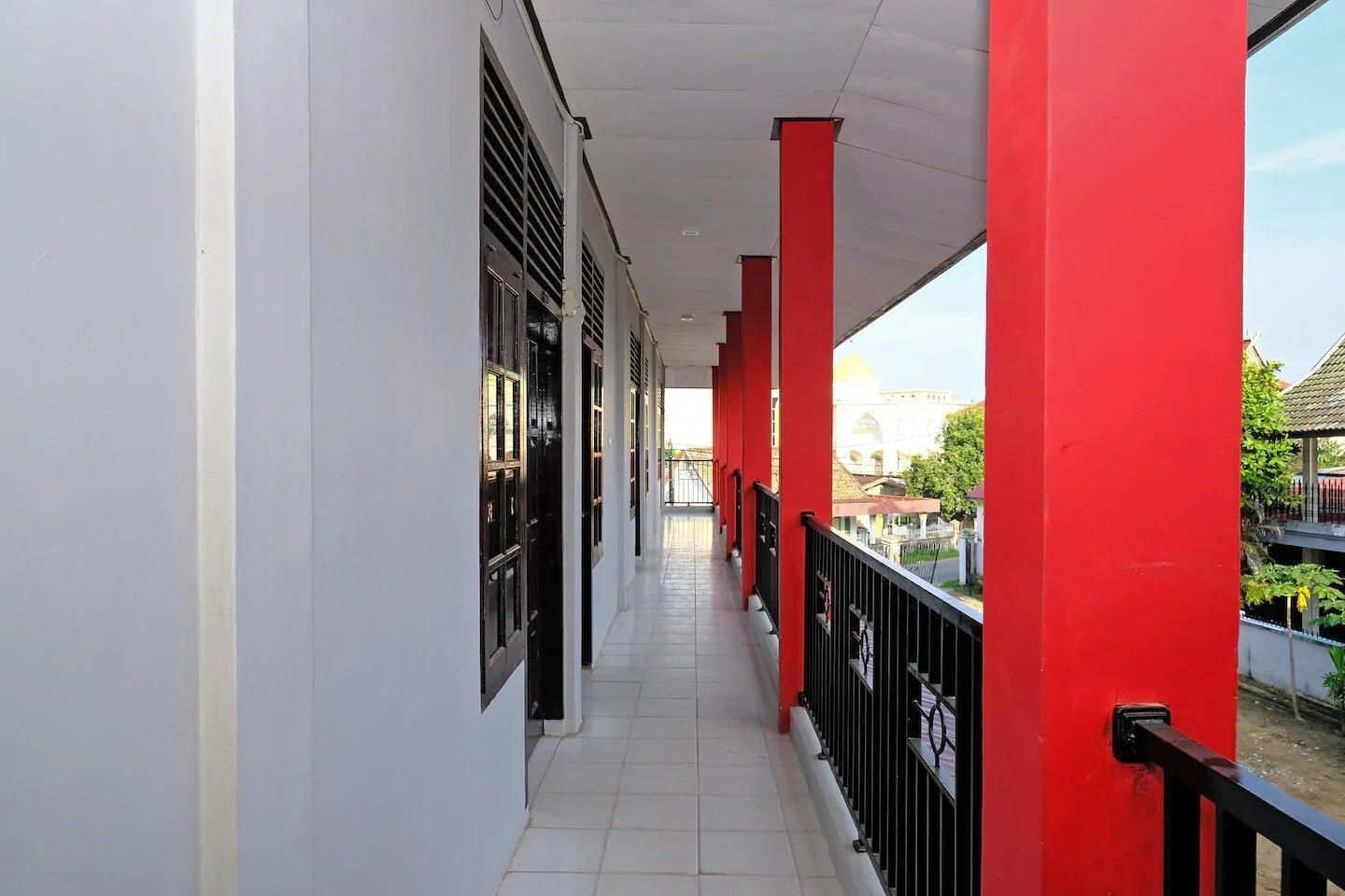 โอโย 950 สเตเซ่ คอสต์ ชารีอะห์ (OYO 950 Steze Kost Syariah)1