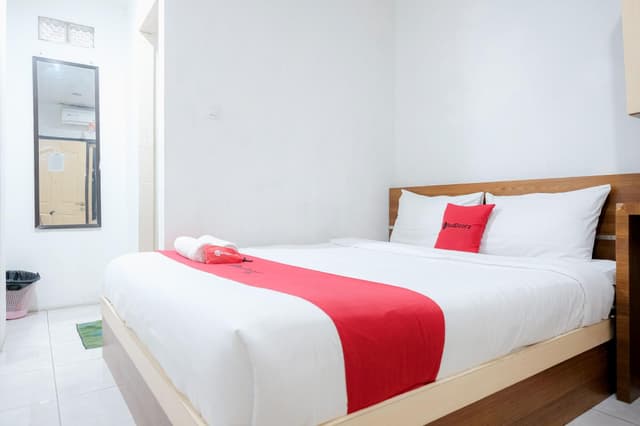 RedDoorz Room