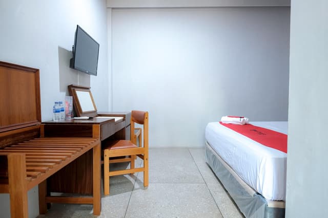 RedDoorz Room