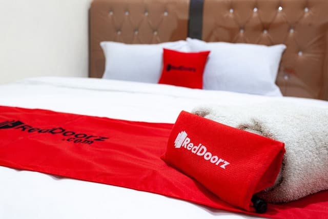 Double Room (RedDoorz)
