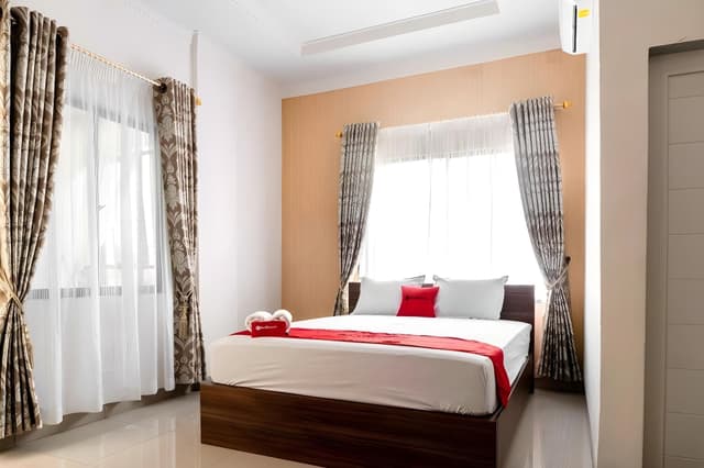 RedDoorz Room