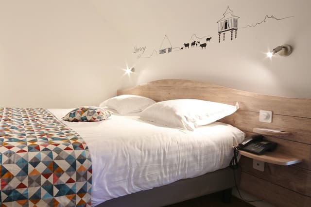 Deluxe Room, 1 Queen Bed, Kitchenette (Larger Room)