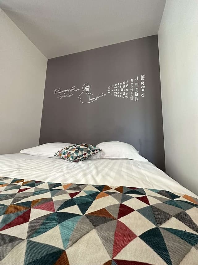 Deluxe Room, 1 Queen Bed, Kitchenette (Larger Room)