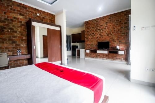 RedDoorz Plus near Kualanamu Airport2
