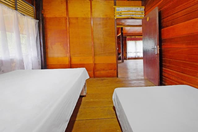 Spot On Standard Twin Room