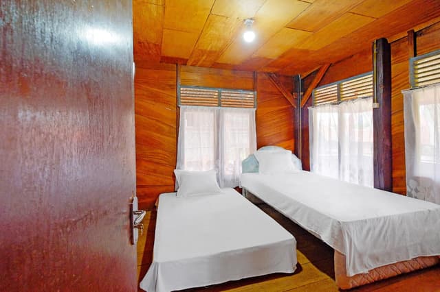 Spot On Standard Twin Room