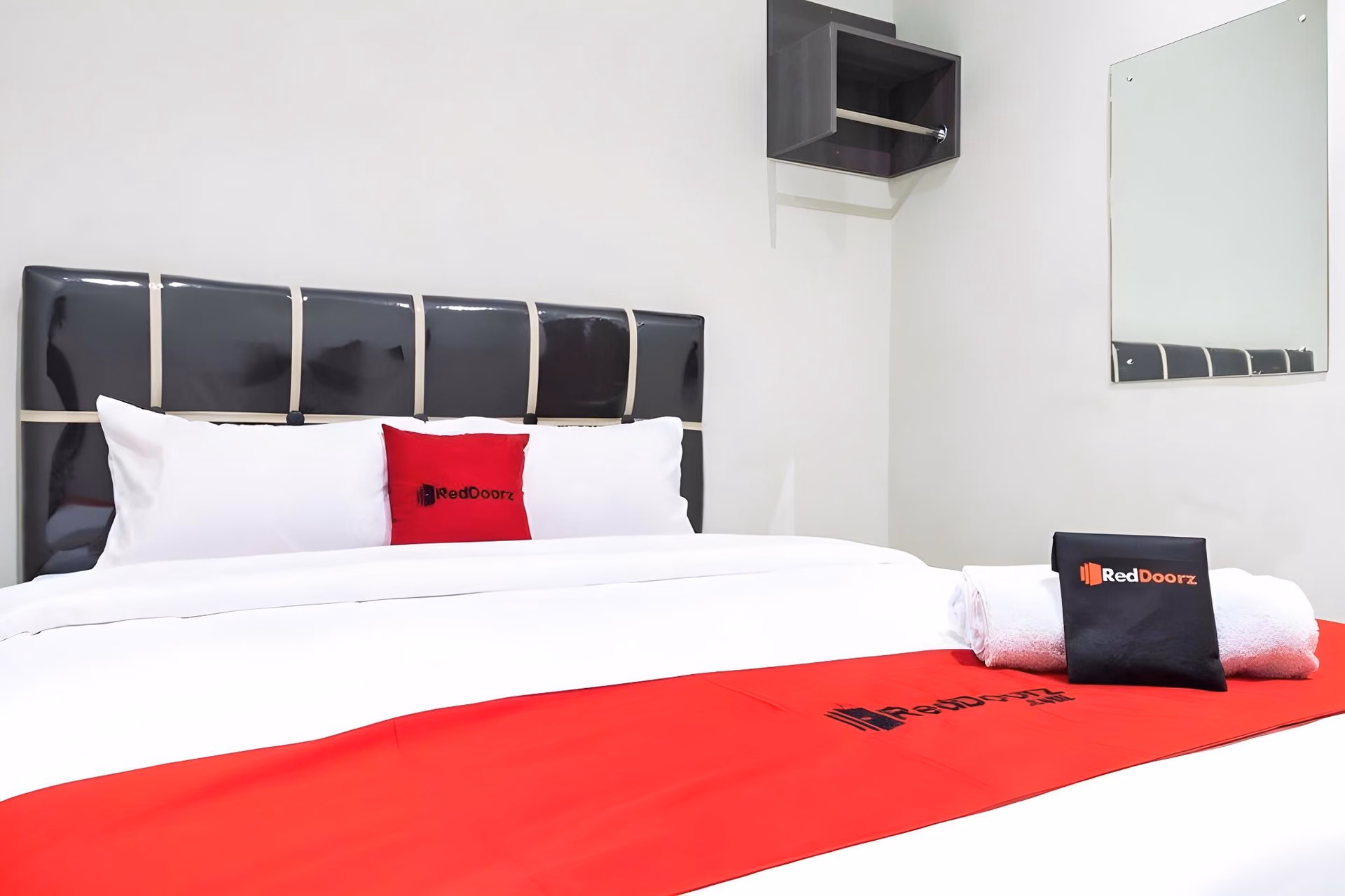 เรดดอร์ซ เนียร์ เมดาน อัมปลาส (RedDoorz near Medan Amplas)4