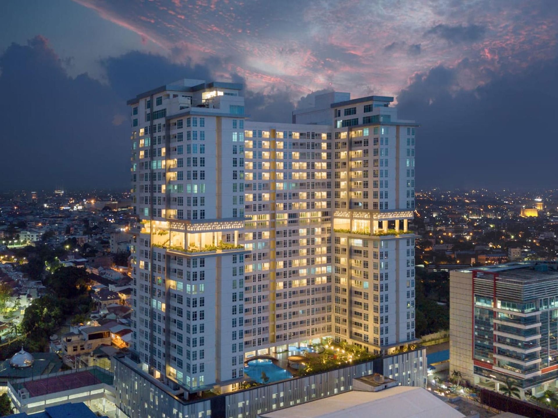เดอะ ริซ สวีท บริหารโดยอาร์โทเทล (The Reiz Suites, Artotel Curated)0