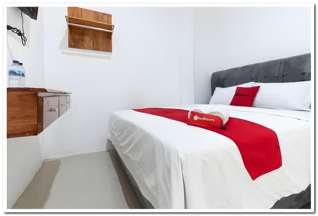 RedDoorz Room
