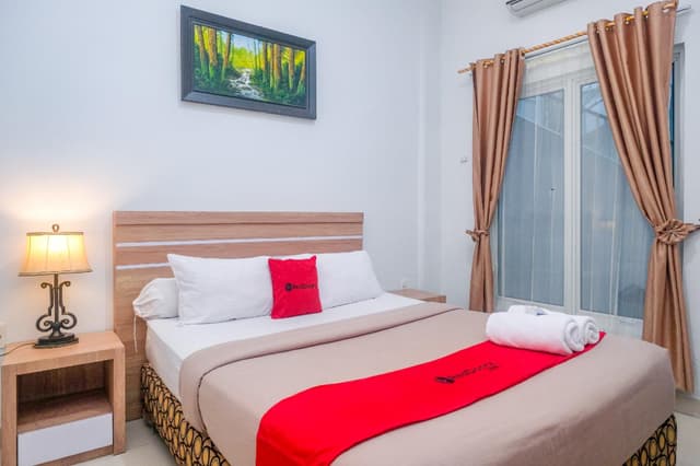 RedDoorz Room