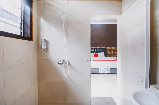 RedDoorz Room