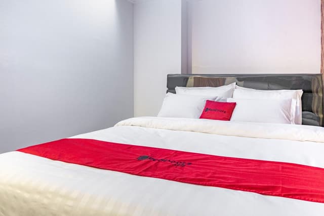 RedDoorz Room