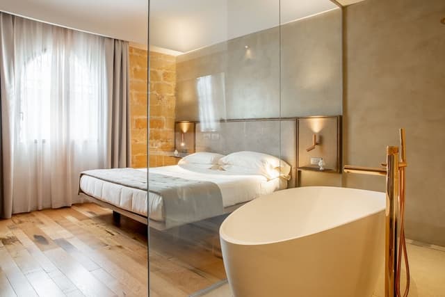 Junior Studio Suite, 1 King Bed, Bathtub