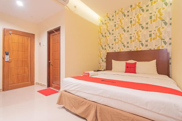 RedDoorz Room