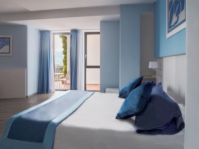 Family Room, 2 Bedrooms, Garden View