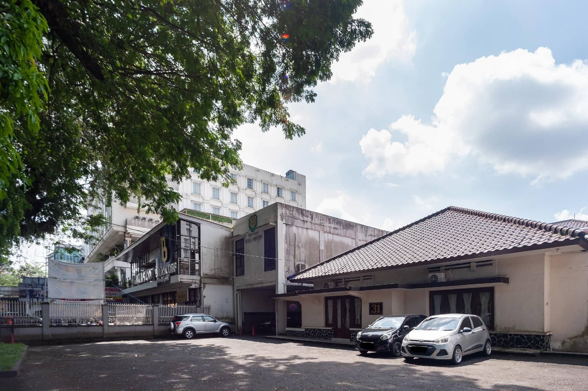 RedDoorz Plus near RS PMI Bogor RedDoorz Plus near RS PMI Bogor
