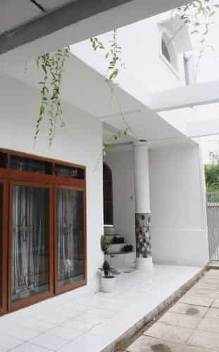 RedDoorz near Exit Toll Tanah Baru Bogor