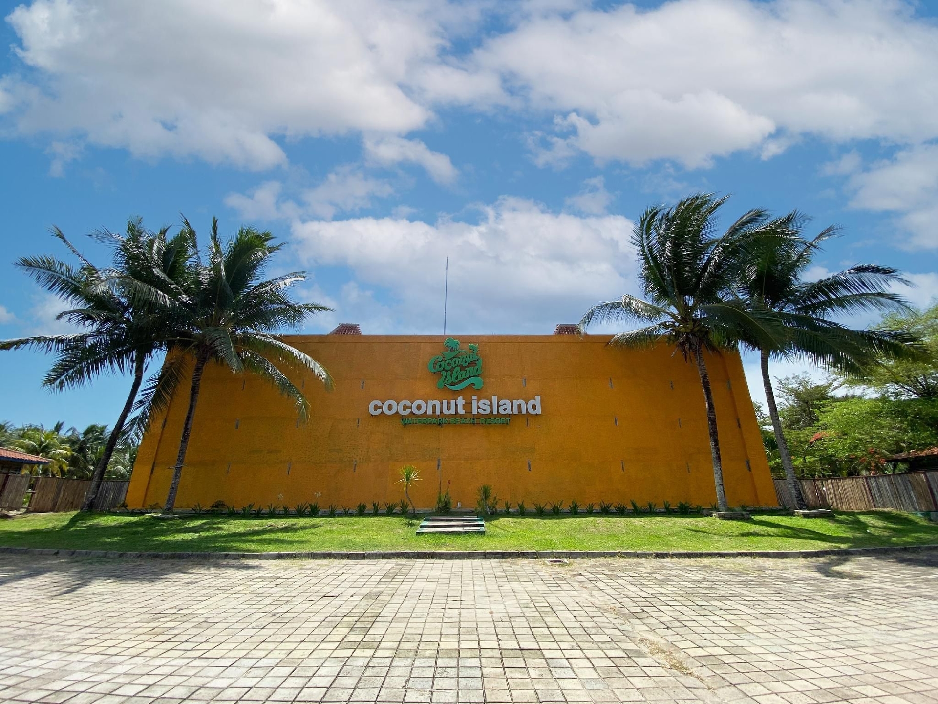 Avery Coconut Island - Hotel and Beach Resort0