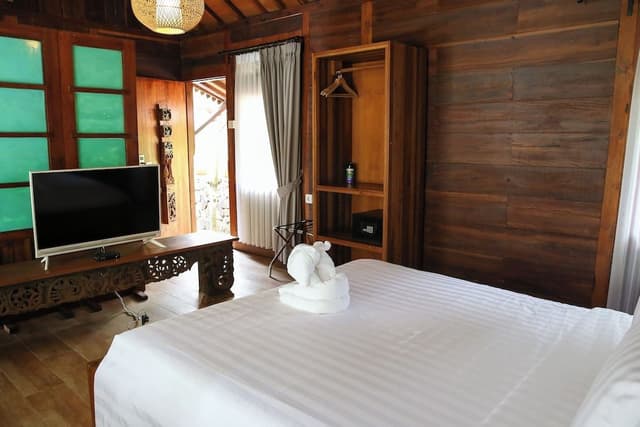 Deluxe Double Room, Garden View