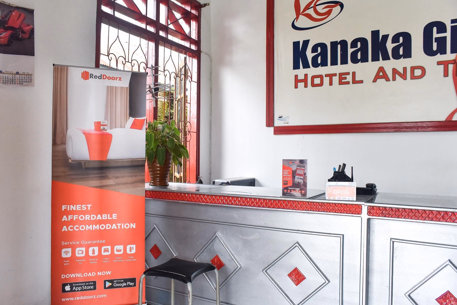 RedDoorz near Sultan Hasanuddin Airport 24