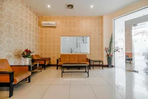 RedDoorz Plus @ Karebosi Area 2