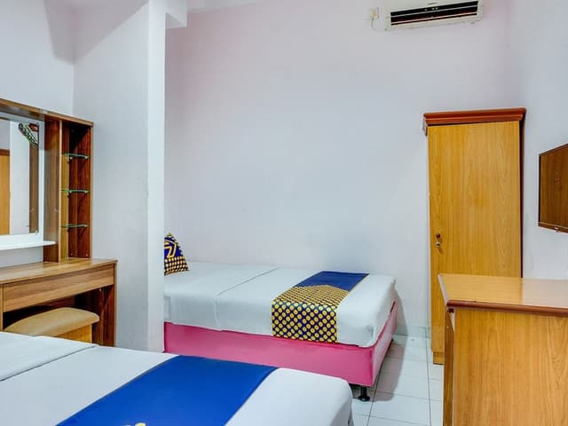 Economy Twin Room