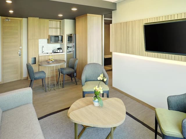 Executive Suite, 1 King Bed with Sofa bed