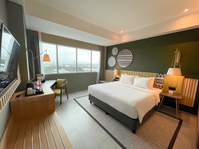 Superior Room with 1 King-Size bed