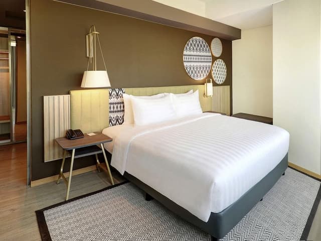 Executive Suite, 1 King Bed with Sofa bed