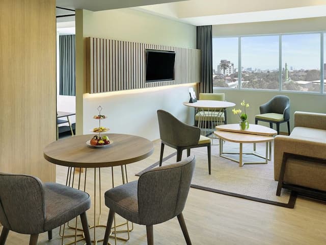 Executive Suite, 1 King Bed with Sofa bed