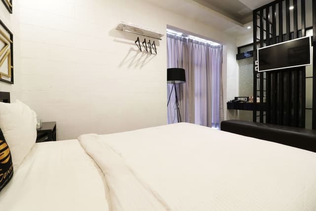 Premier Room
