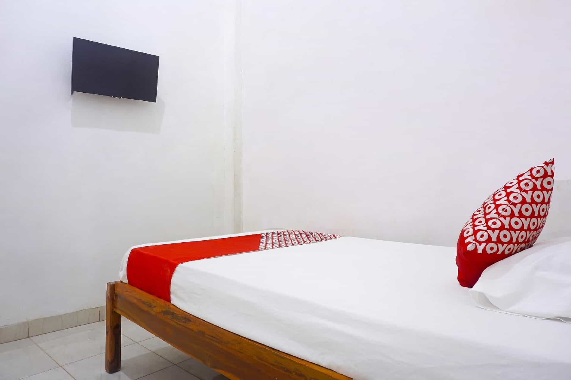OYO 90111 Almeerah Homestay Syariah Near RS Hermina OYO 90111 Almeerah Homestay Syariah Near RS Hermina
