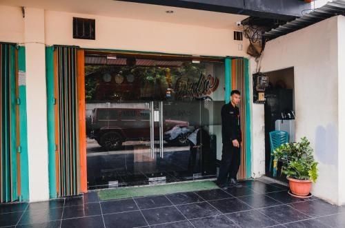 เรดดอร์ซ พลัส เนียร์ มากัสซาร์ ทาวน์สแควร์ (RedDoorz Plus near Makassar Town Square)0