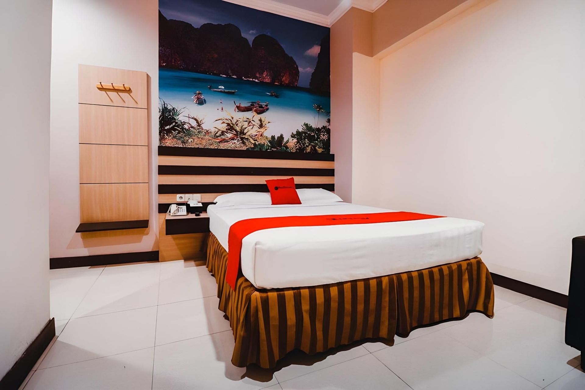 เรดดอร์ซ พลัส เนียร์ มากัสซาร์ ทาวน์สแควร์ (RedDoorz Plus near Makassar Town Square)4