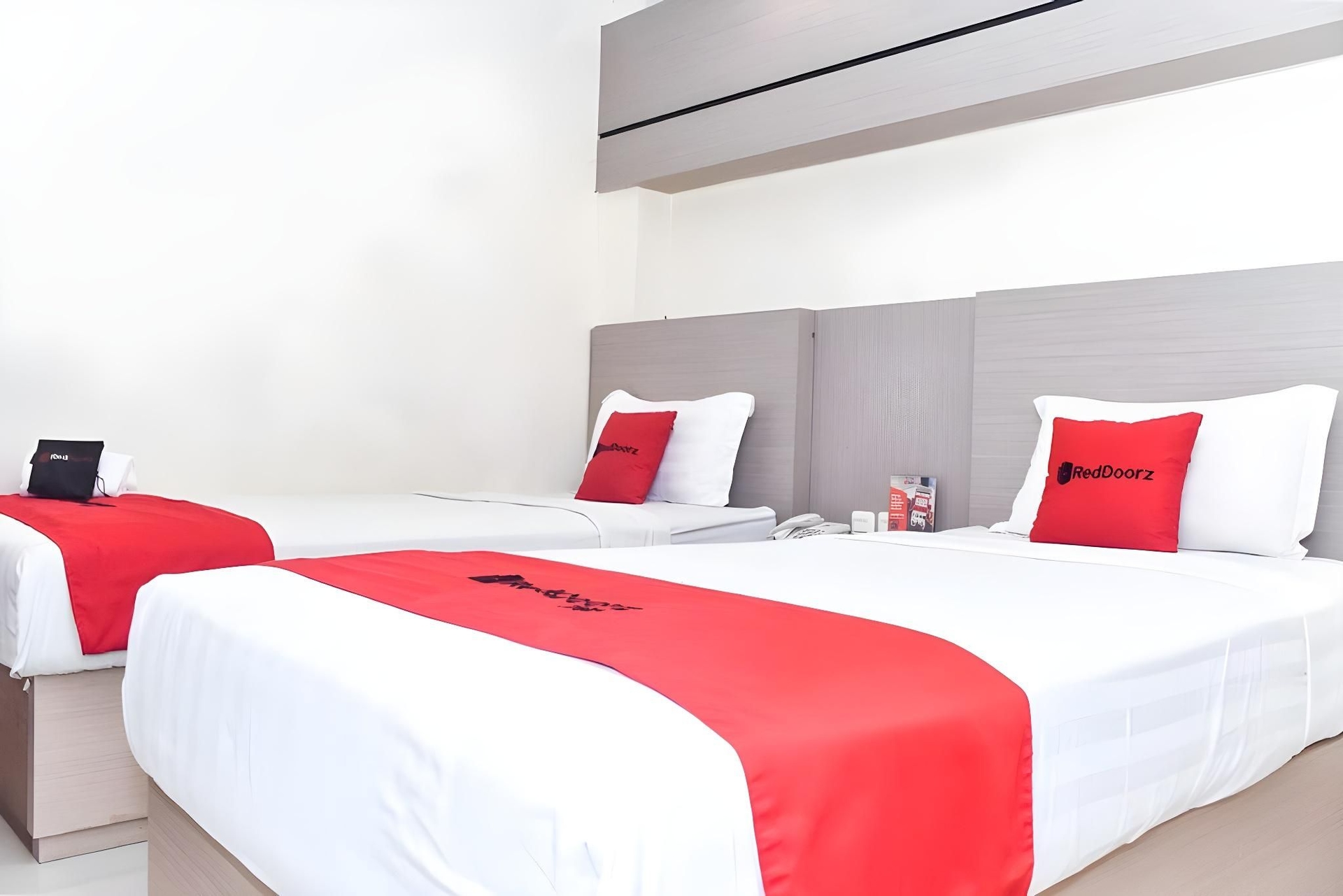 เรดดอร์ซ พลัส เนียร์ มากัสซาร์ ทาวน์สแควร์ (RedDoorz Plus near Makassar Town Square)2