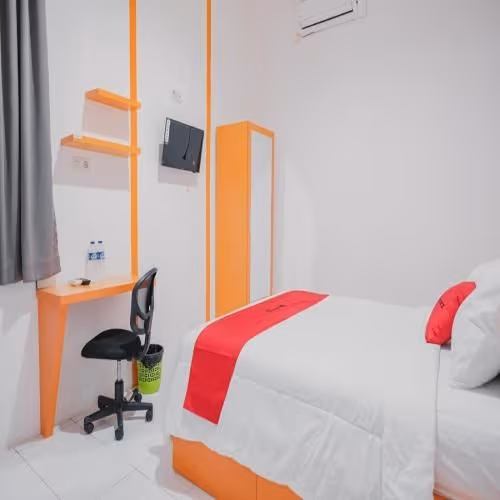 RedDoorz Room