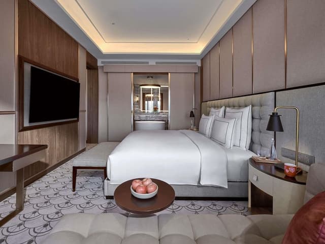 Suite, 1 King Bed
