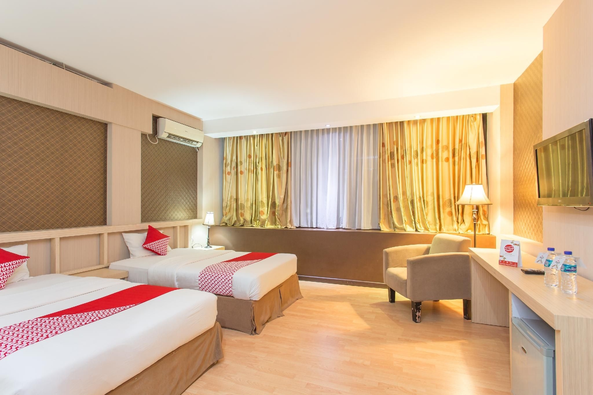OYO 663 Hotel Sejati4