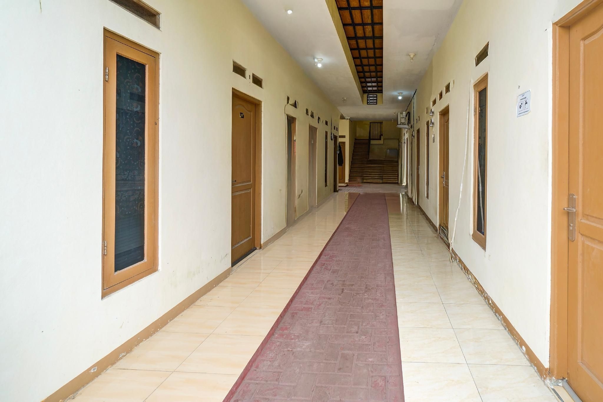 โรงแรมโอ ตาเงรัง ใกล้สนามกีฬาอินโดมิลค์อารีน่า เดิมชื่อสุลต่านเรสซิเดนซ์ (Hotel O Tangerang Near Indomilk Arena Stadium Formerly Sultan Residence)0