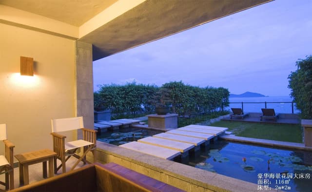 Garden Room with Sea View
