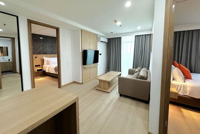 Family Suite, 2 Queen Beds, Non Smoking (2 Bedrooms)
