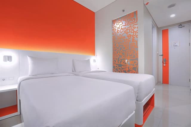 Superior Twin Room, City View