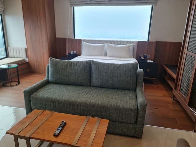 Sunset Suite (Free 1 Cup of Starbucks Upon Arrival)