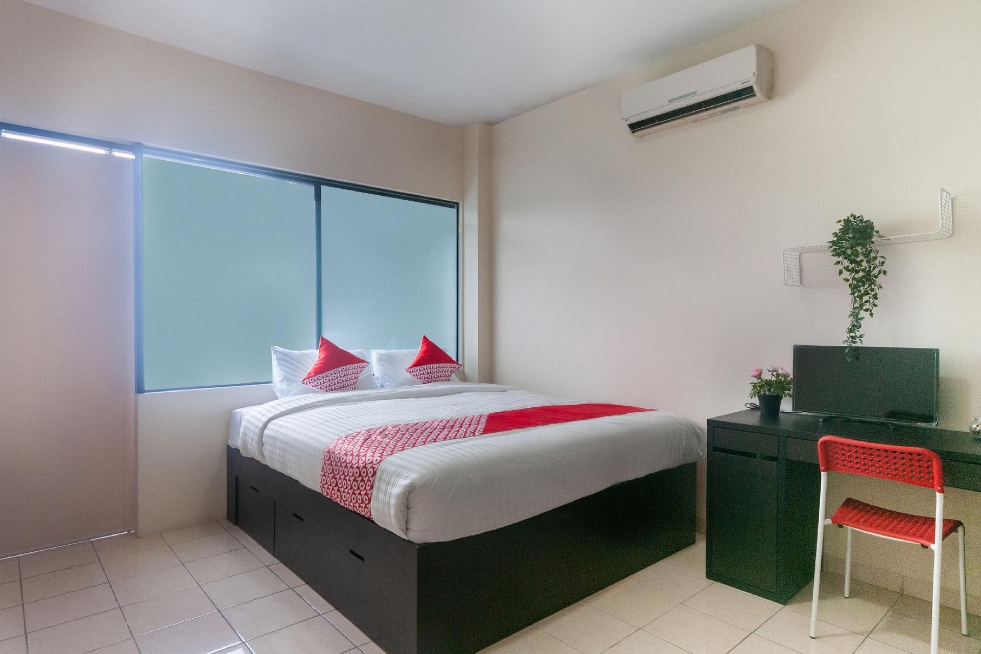 OYO 3216 Ellegan Residence4