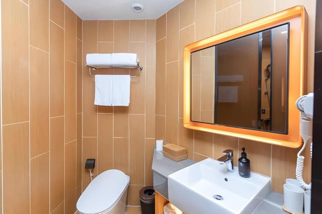 Business Suite Room
