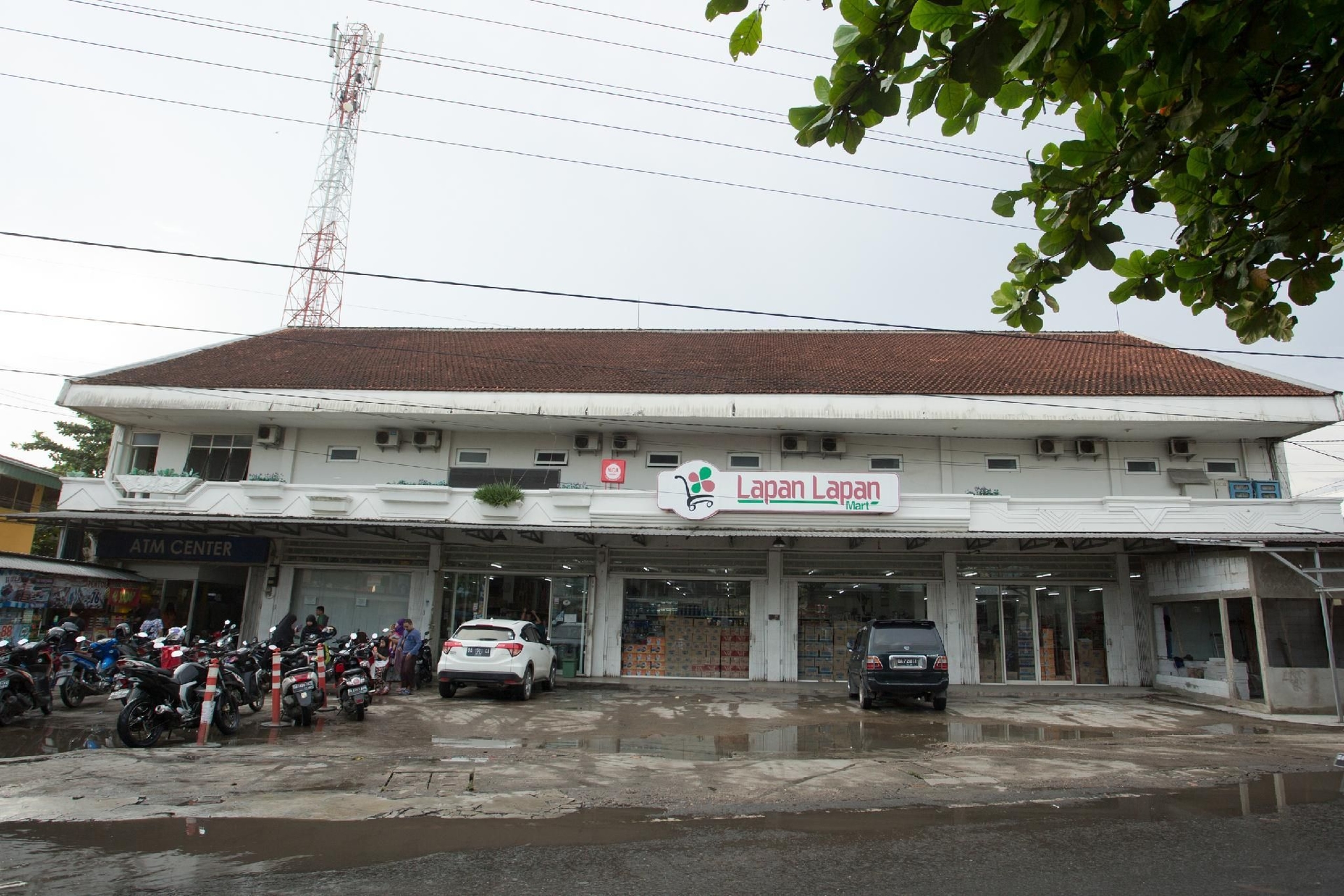 โอโย แปดห้าศูนย์ ลาปัน ลาปัน (OYO 850 Lapan Lapan)0