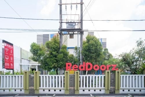 RedDoorz Plus near UIN Banjarmasin1